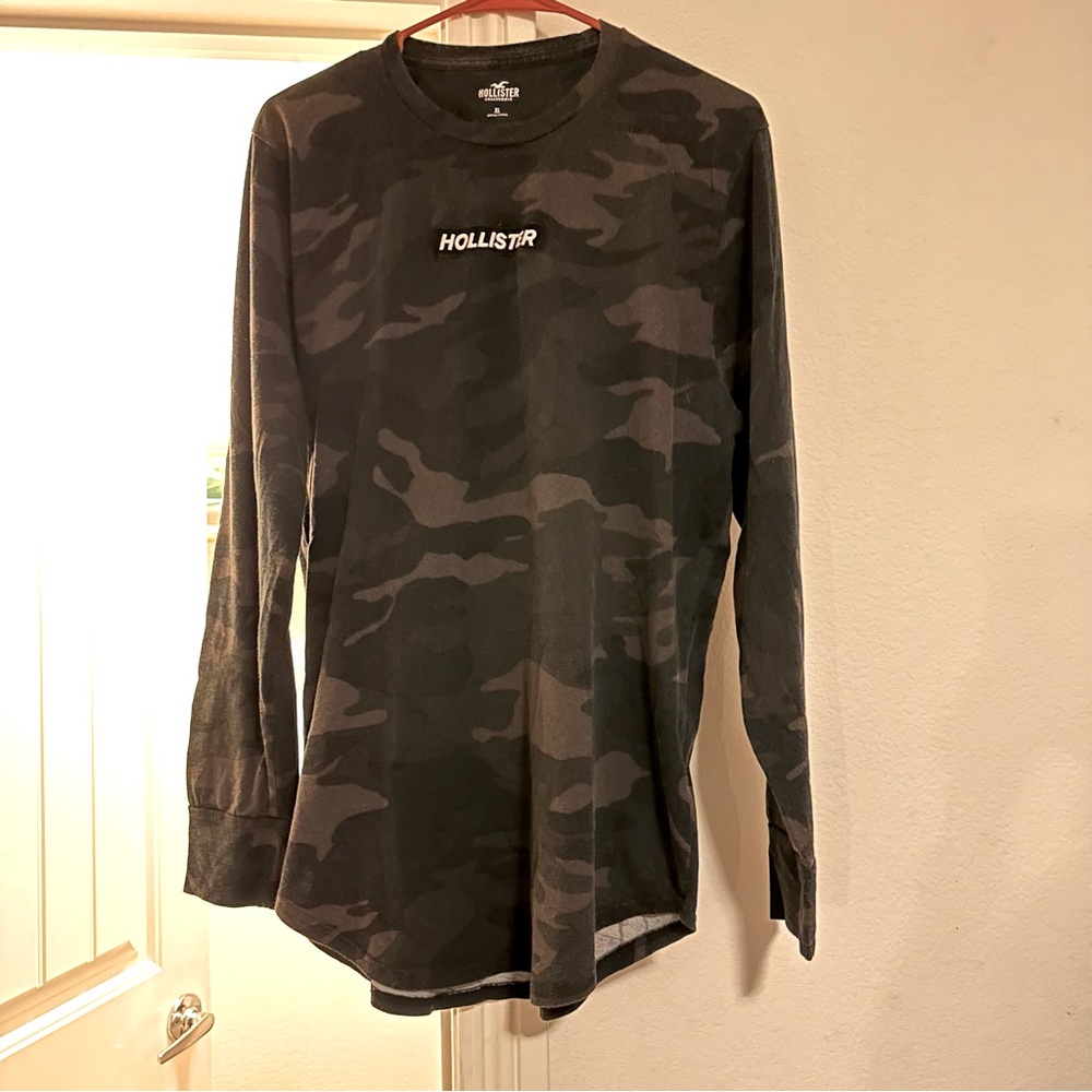 Men’s Hollister Camo Long Sleeve Tee